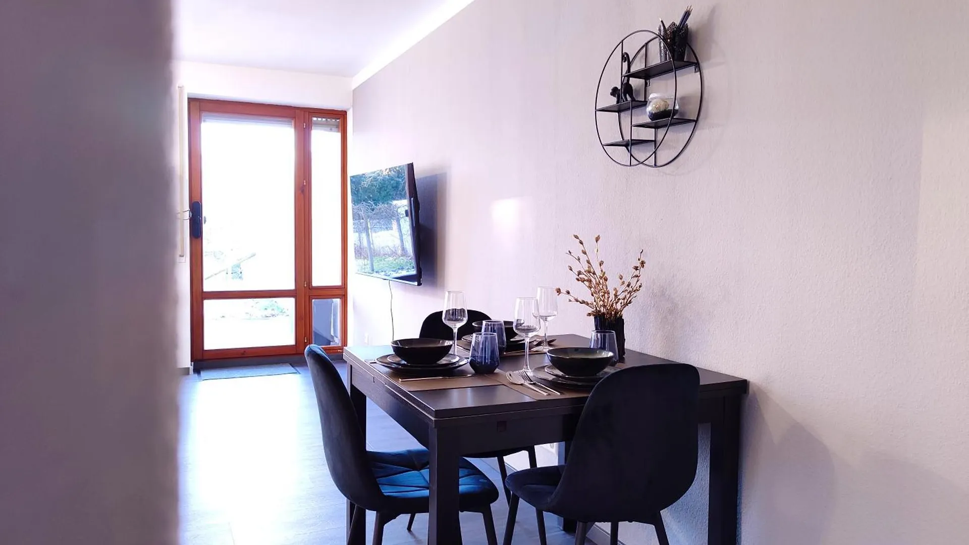 Terminal Design Apartment - Terrasse & Waiputv Steinenbronn