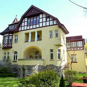 https://villa-fewo-1.find-berlin-hotels.com