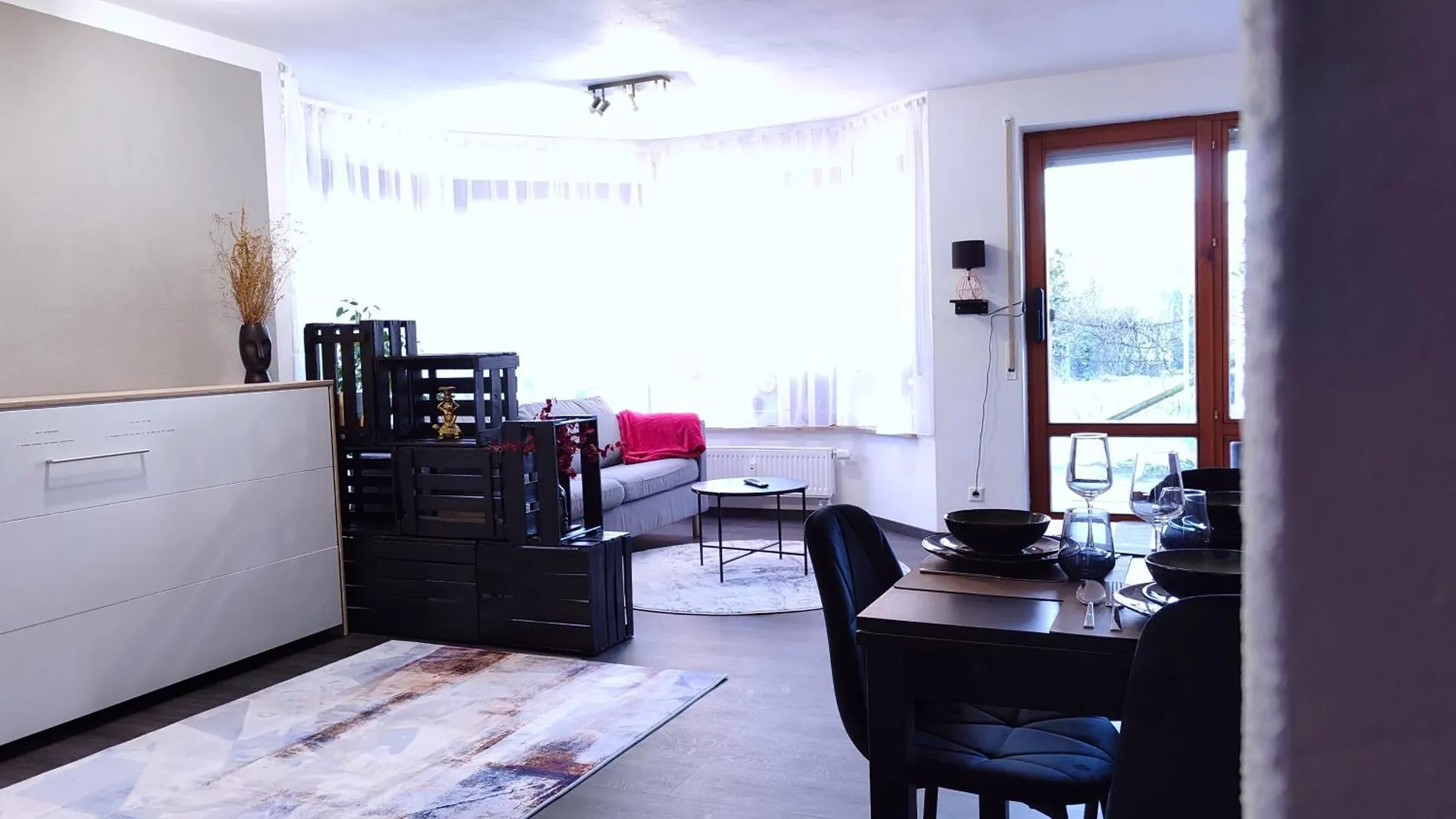 Terminal Design Apartment - Terrasse & Waiputv Steinenbronn